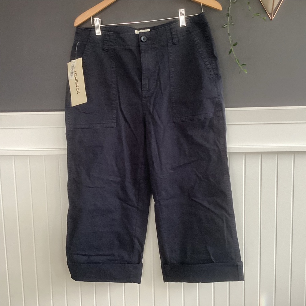 Good threads Women’s Capri Pants